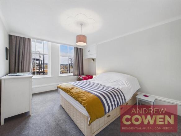 2 bed Apartment for sale Image 11