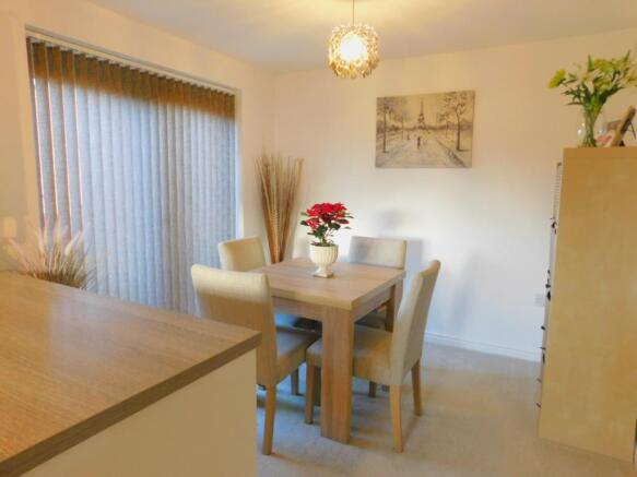 28 buttercup close (13)