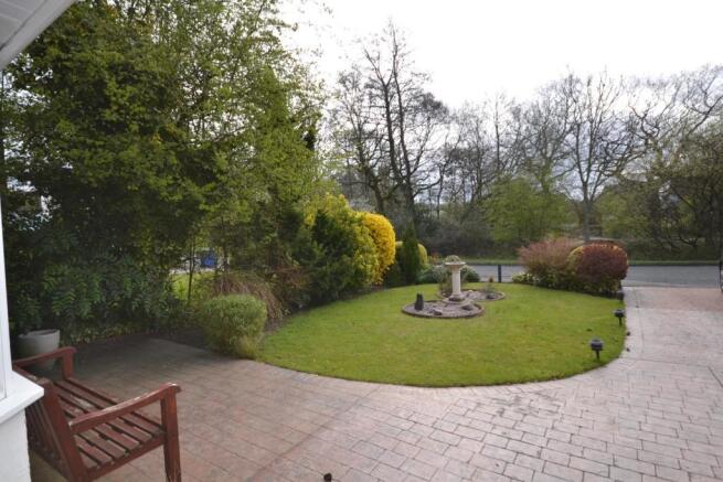 FRONT GARDEN