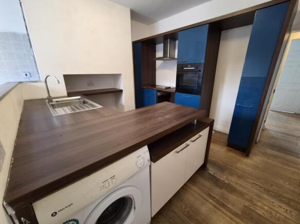 3 bed House to rent Image 5