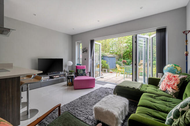 1441297-8-69de2ab...