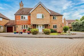3, The Rosary, Horsham RH13 8QX