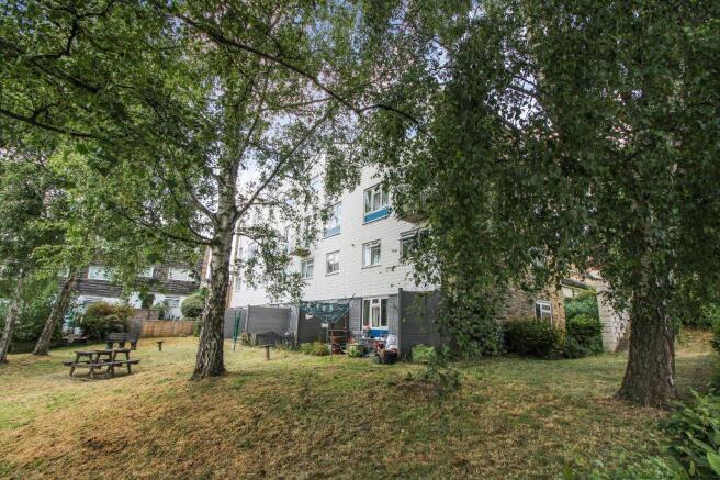 3 bed Apartment for sale Image 7