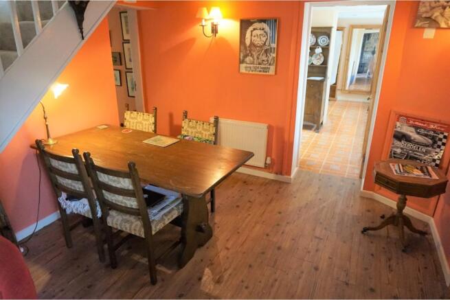 Lounge/Dining Room