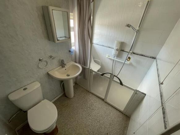 3 bed Terraced to rent Image 9