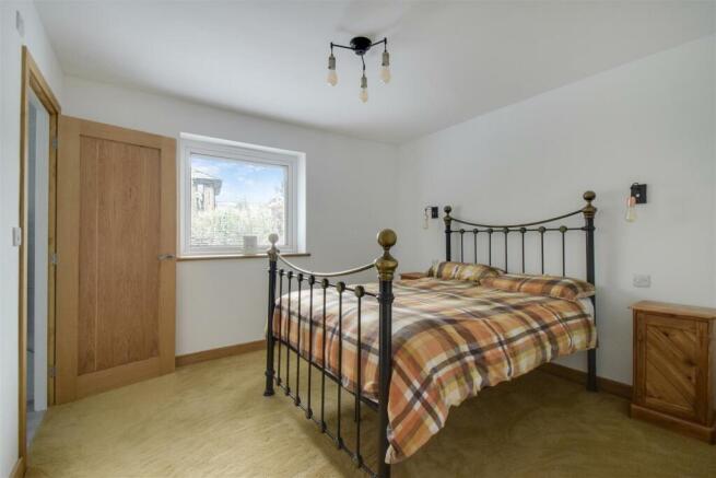 Bedroom 1.jpg