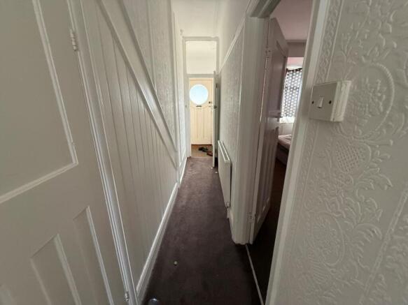6 Crowborough Road, Southend-on-Sea, Essex, SS2 6LP photo 4