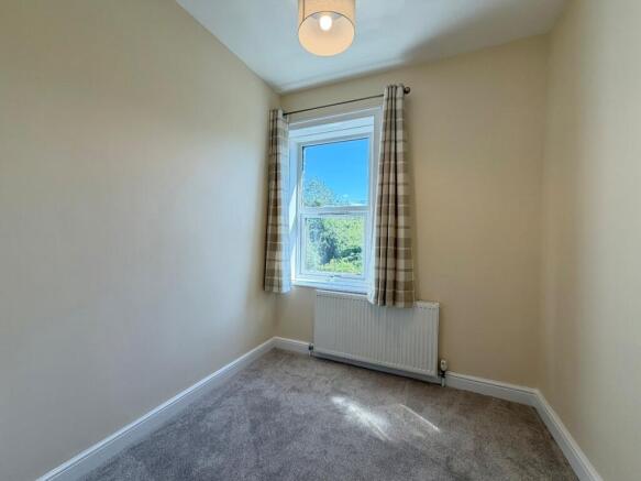 3 bed Terraced to rent Image 12