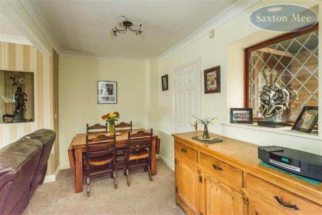 LOUNGE/DINING ROOM