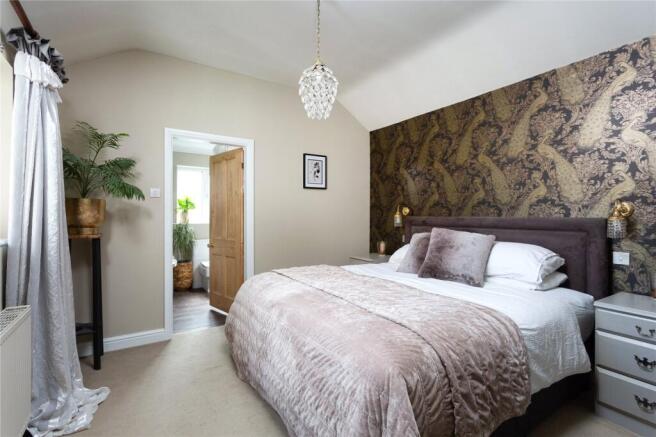 4 bed Terraced for sale Image 9