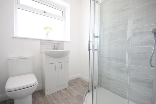 SHOWER ROOM/WC