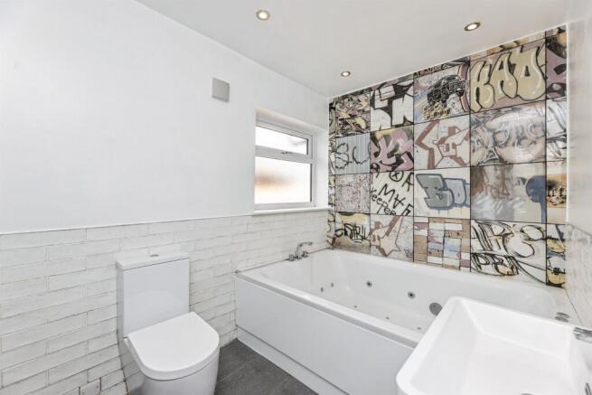 2 bed Detached Bungalow for sale Image 6