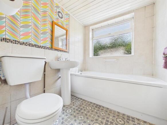 1 bed Semi-Detached Bungalow for sale Image 6