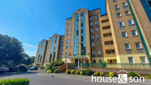 35, 97 Keverstone Court, Manor Road, Bournemouth BH1 3BY