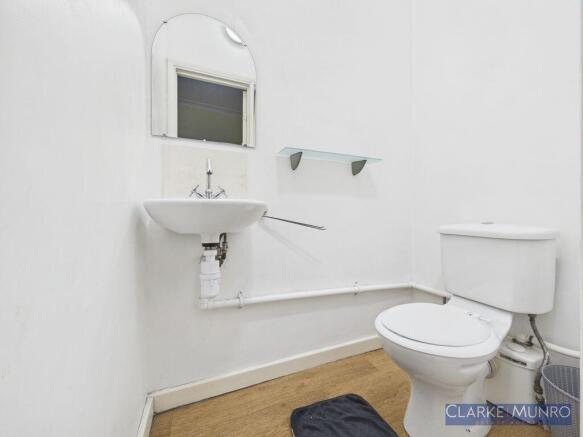 6 bed Town House to rent Image 10