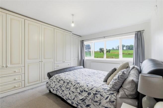4 bed Detached to rent Image 12