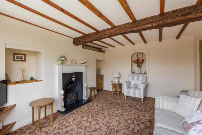 The Willows-Sitting Room C.jpg
