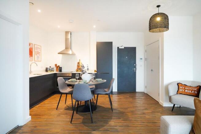 2 bed Flat for sale Image 4