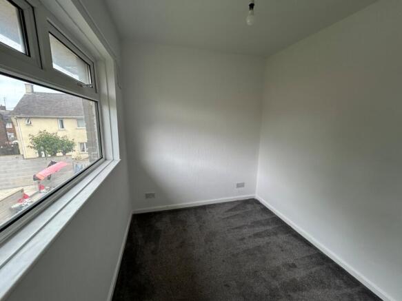 3 bed Semi-Detached to rent Image 9