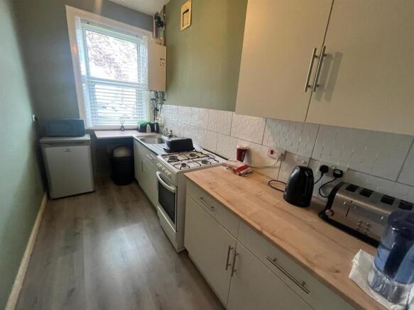 4 bed House for sale Image 8