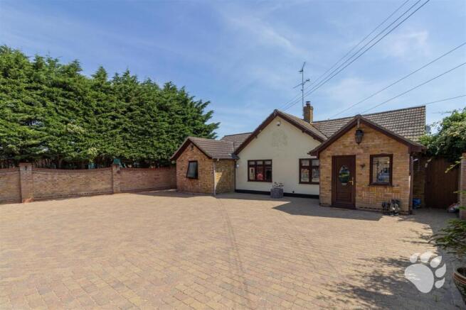 Bungalow - Front