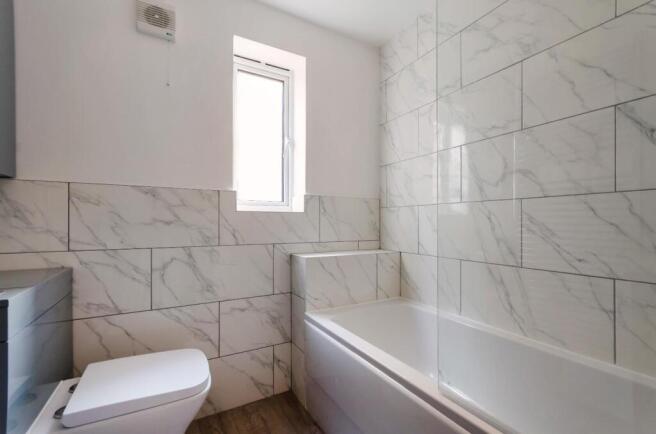 3 bed Semi-Detached to rent Image 9