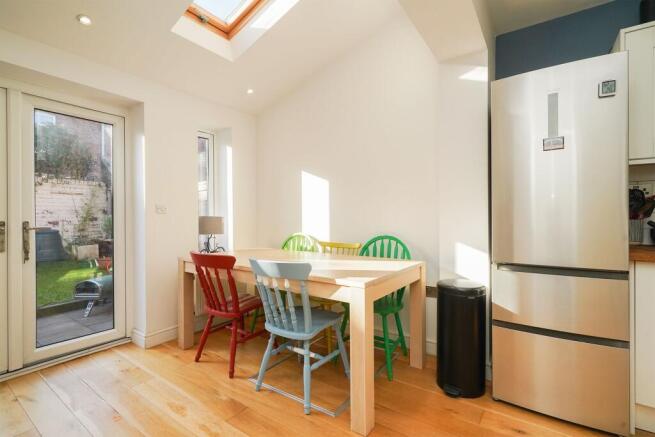 3 bed Terraced for sale Image 8