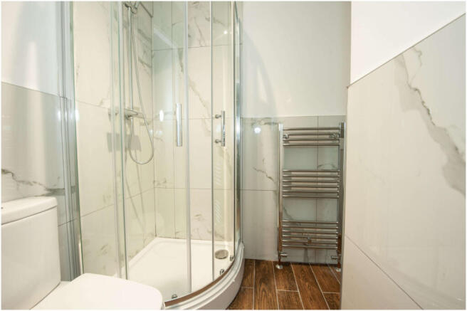 6 bed House to rent Image 5