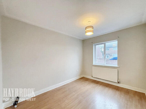 4 bed Detached for sale Image 9