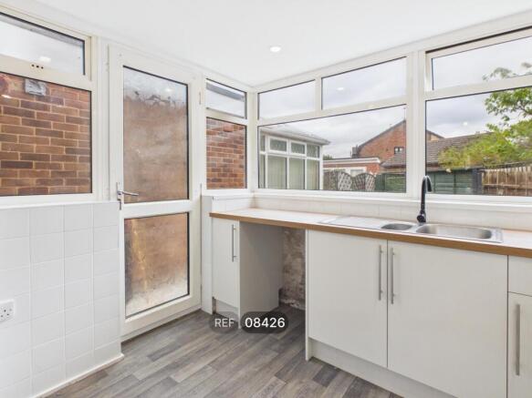 2 bed Terraced to rent Image 8