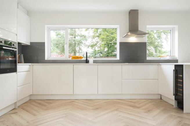 Queensway, Euxton, Chorley photo 4