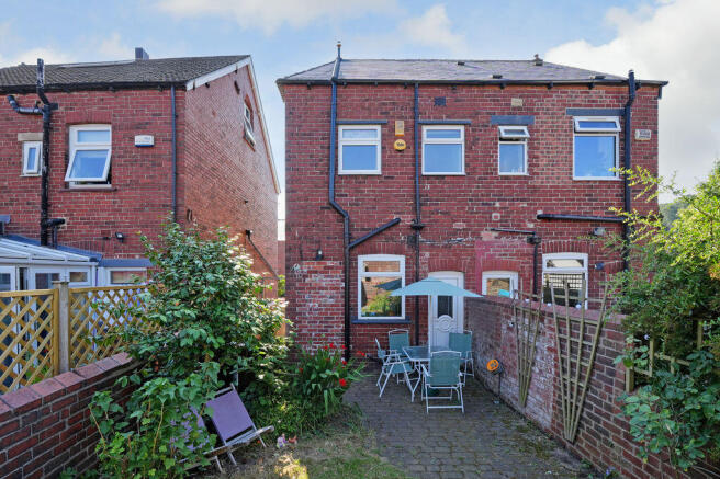 3 bed Semi-Detached for sale Image 4