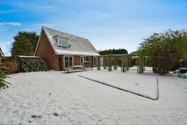 Riverview Drive, Upton, Norwich, Norfolk, NR13 photo 4