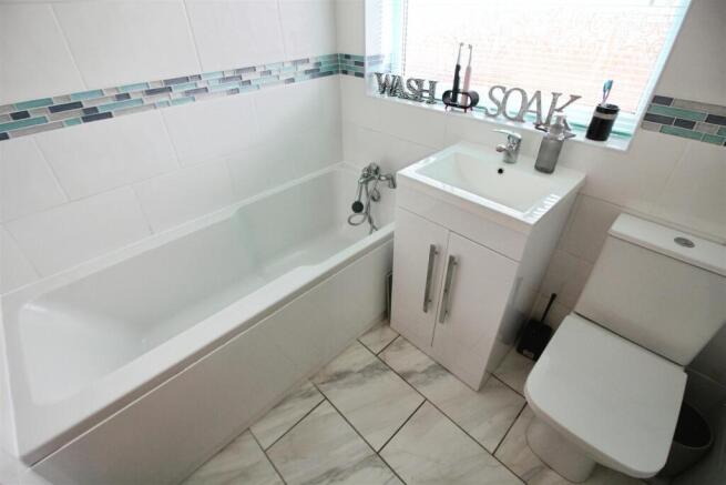 3 bed Semi-Detached for sale Image 11