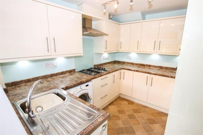 MODERN LUXURY FITTED KITCHEN
