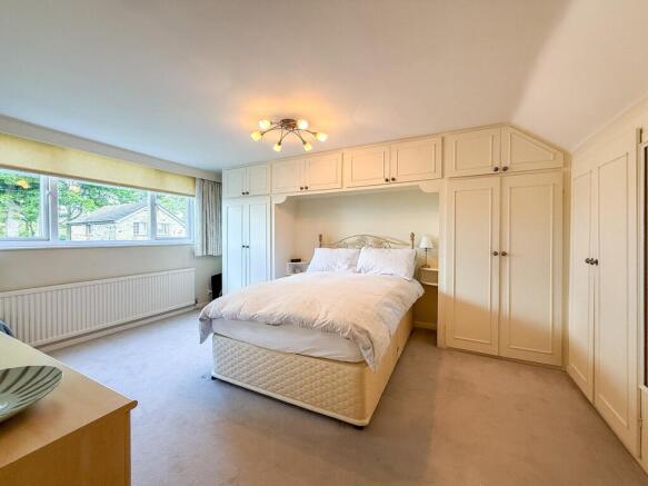 3 bed Semi-Detached for sale Image 9