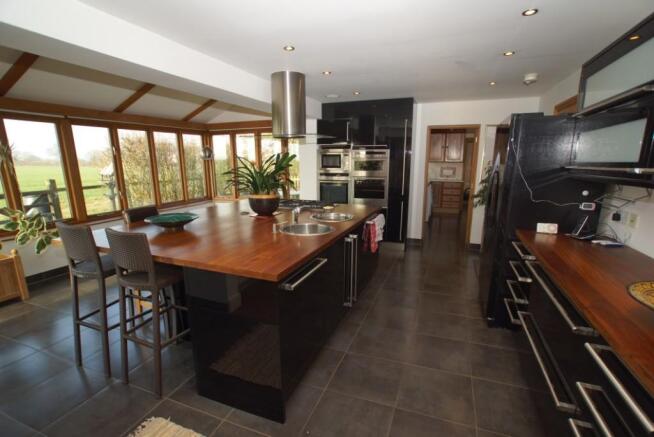 Kitchen/Breakfast Rm