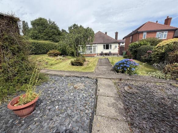 pond road outside 5.jpg