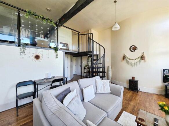 2 bed Apartment for sale Image 7