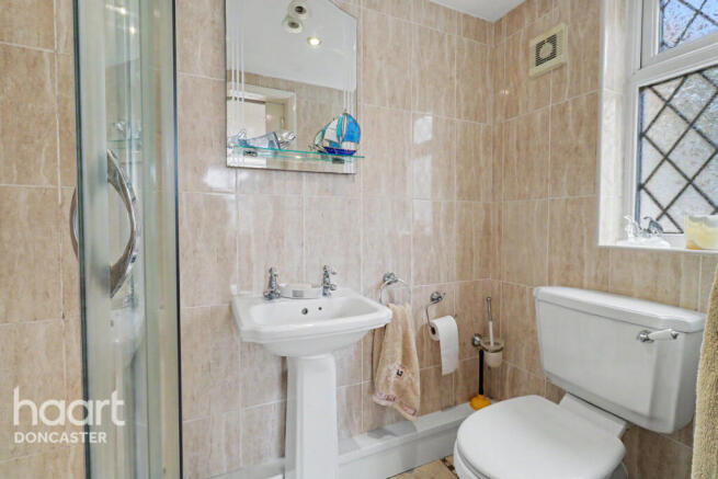 4 bed Detached for sale Image 7