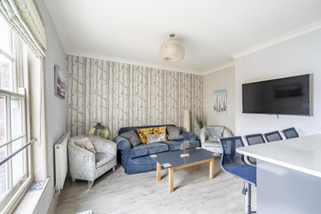 2 bed Apartment for sale Image 4