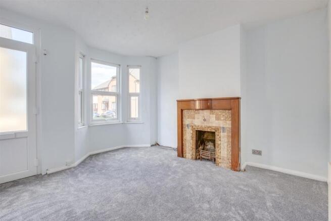 56 Green Street, HP11 2RE-6.jpg