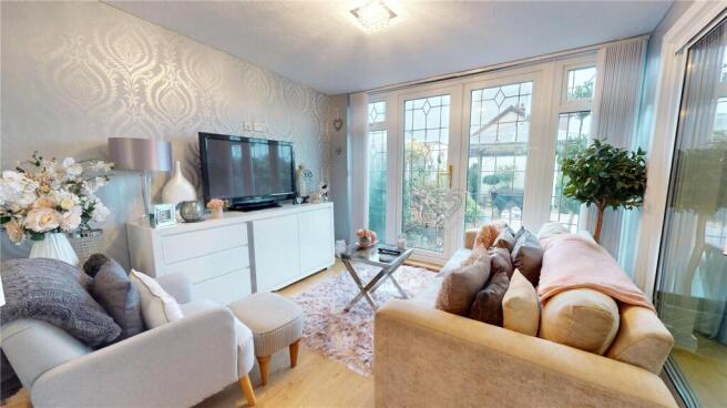 Princess Margaret Road, Linford, Essex, SS17 photo 4