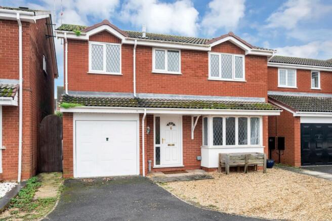 4-bed detached on Woodhead Close, Stamford, PE9, £425,000