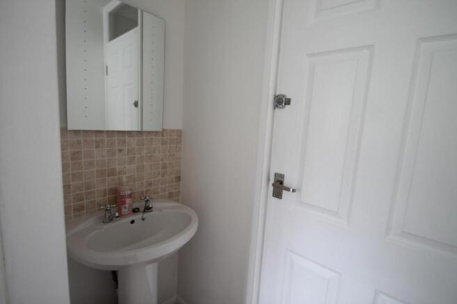 Wash hand basin in b
