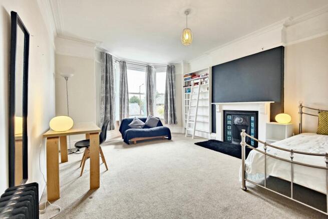 5 Double Bedrooms