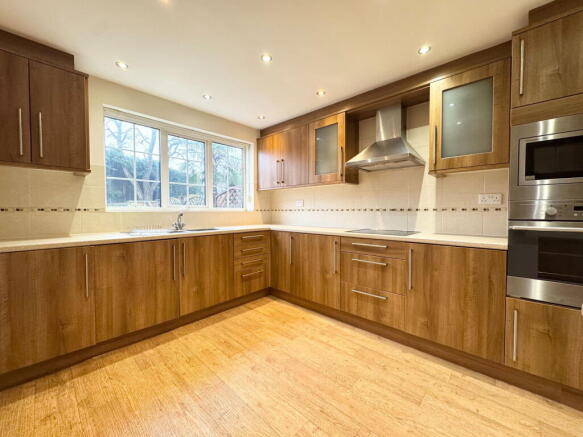 3 bed Terraced for sale Image 6