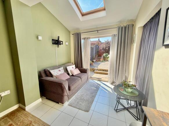 4 bed Town House for sale Image 12