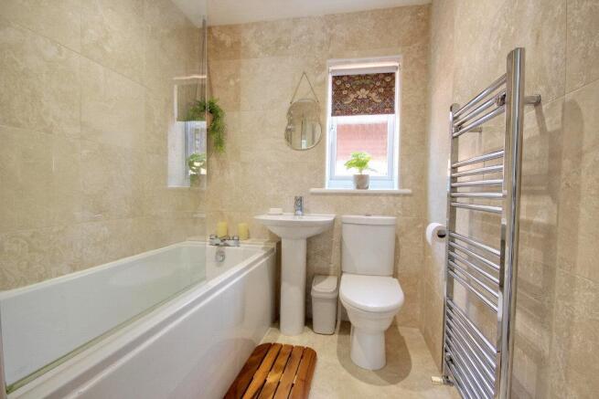 4 bed Detached for sale Image 10