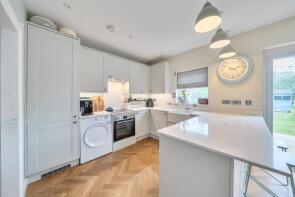 64, Kings Road, St. Albans AL2 1EW